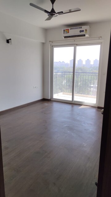 Room in 3.5 BHK Apartment at Alphacorp Gurgaon One 84, Sector 84 – for Rent