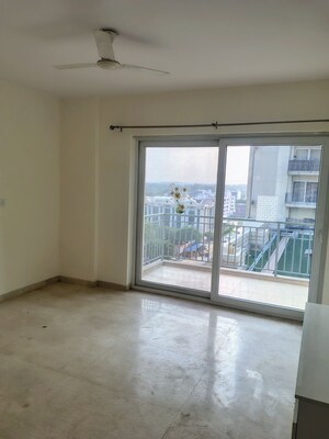 Room in 4 BHK Apartment at Puri Anand Villas Phase II, Sector 81 – for Sale