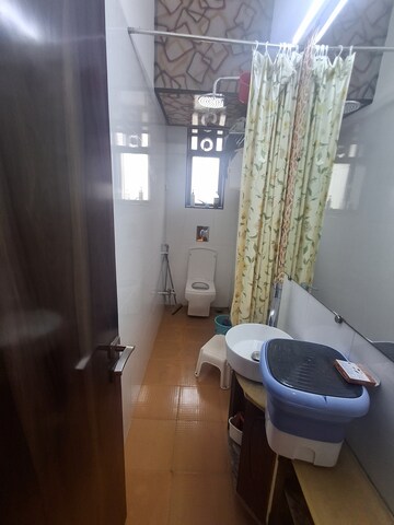 Furnished Amenities in 3 BHK Apartment at Anandashram CHS Girgaon, Girgaon – for Rent