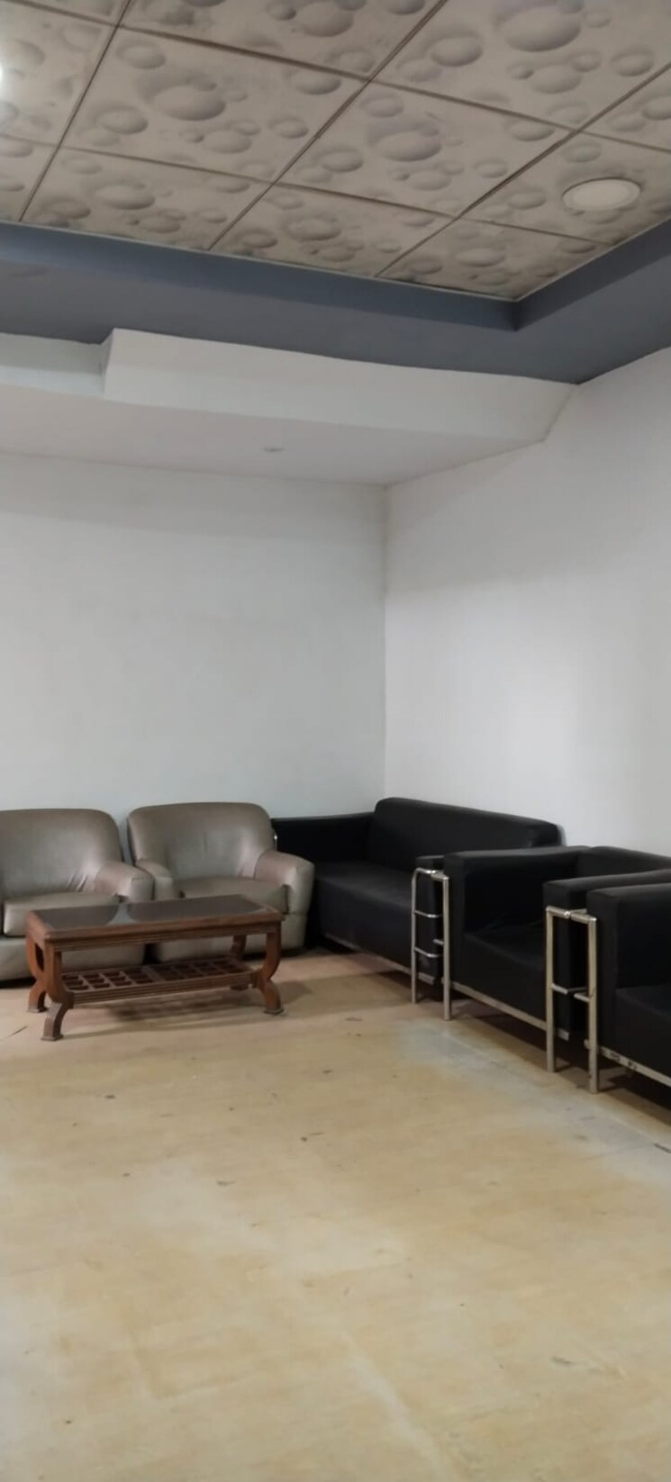 Living Room, sector 2 Commercial Office Space 500 Sq.Ft. In Sector 2 Noida 8609195