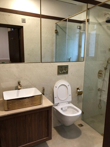 Bathroom in 3 BHK Apartment at Cumballa Crest, Cumbala Hill – for Rent
