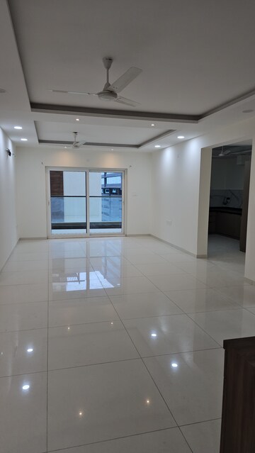Room in 3 BHK Apartment at Rajapushpa Eterna, Nanakramguda – for Rent