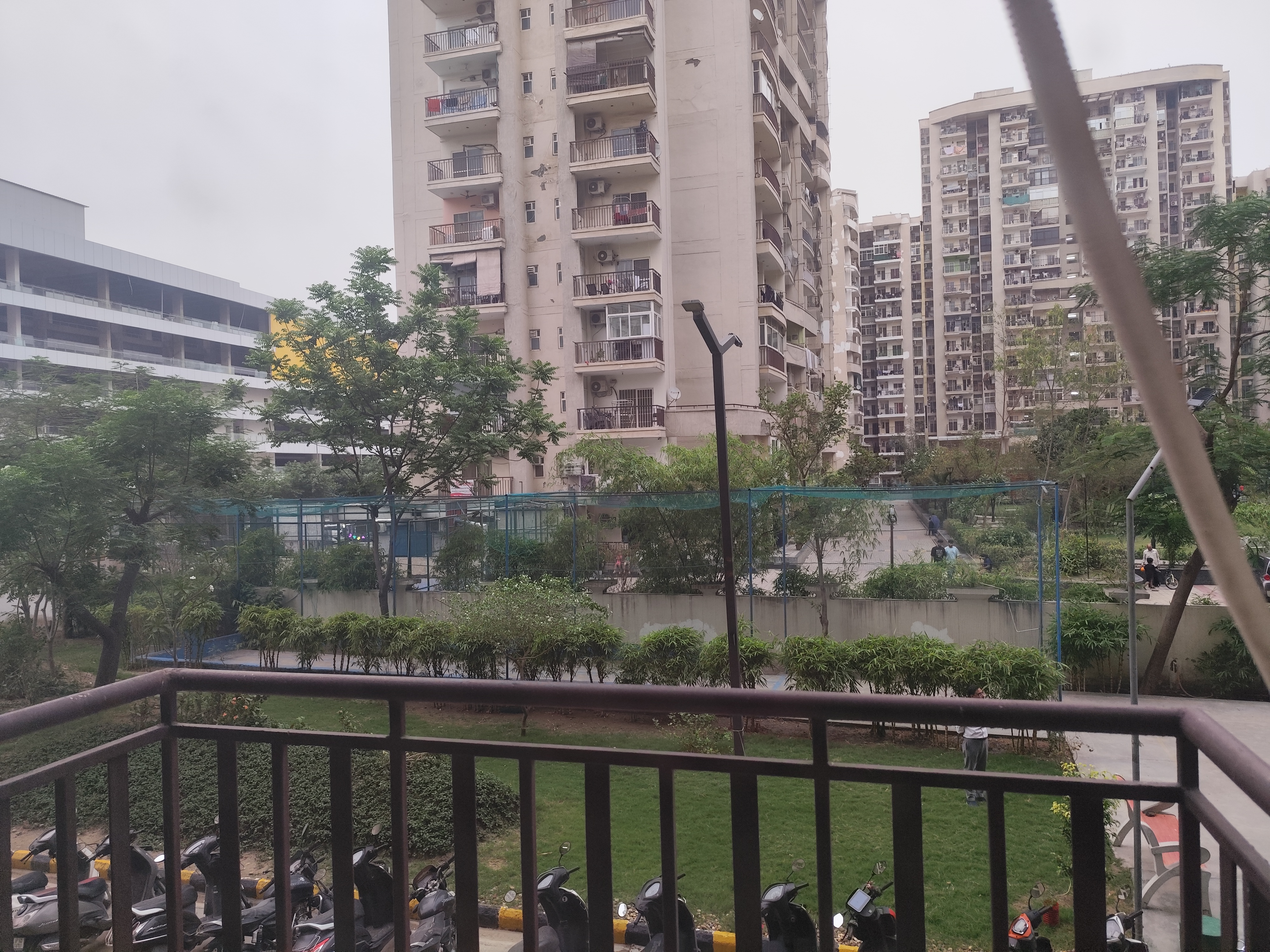 2.5 BHK + Study Room 1035 Sq.Ft. Apartment in Aims Golf Avenue I