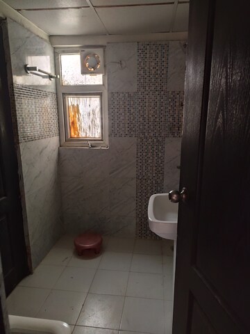 Bathroom in 2.5 BHK Apartment at Aims Golf Avenue I, Sector 75 – for Rent