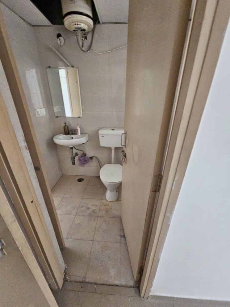 Bathroom, shapoorji-pallonji-joyville-gurgaon 2 Bedroom 1368 Sq.Ft. Apartment In Sector 102 Gurgaon 8609355
