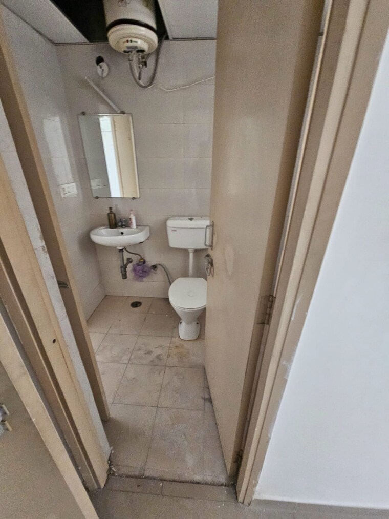 Bathroom, shapoorji-pallonji-joyville-gurgaon 2 Bedroom 1368 Sq.Ft. Apartment In Sector 102 Gurgaon 8609355