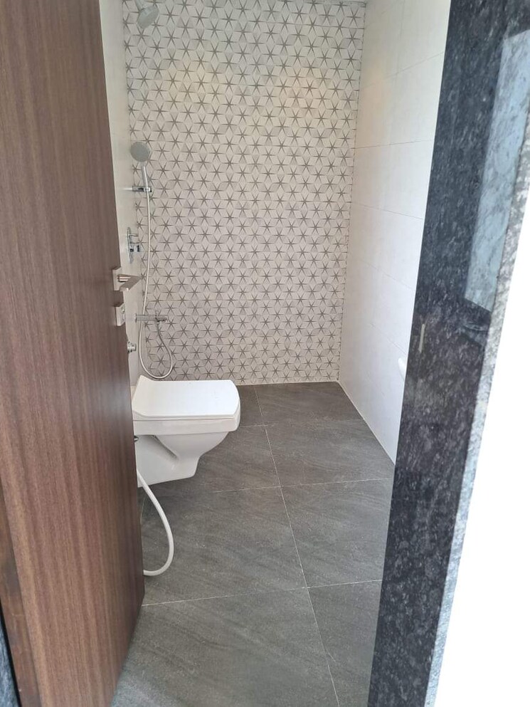 Bathroom, lalani-valentine-apartment-1-wing-d 1 Bedroom 645 Sq.Ft. Apartment In Malad East Mumbai 8609388