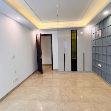 Room in 4 BHK Builder Floor at Ansal API Esencia, Sector 67 – for Sale