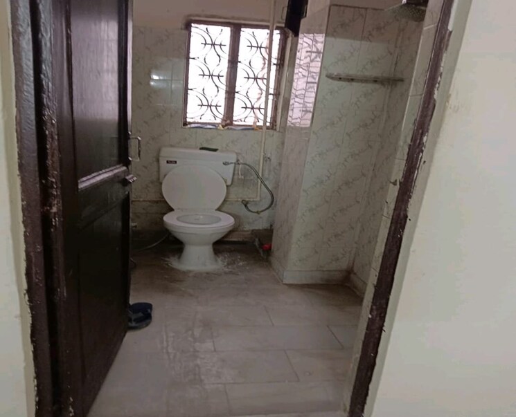 Bathroom, lajpat nagar 4 2 Bedroom 900 Sq.Ft. Independent House In Lajpat Nagar 4 Delhi 8609392
