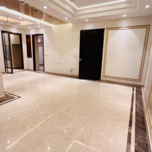 Room in 4 BHK Builder Floor at Sushant Lok 3, Sector 57 – for Sale
