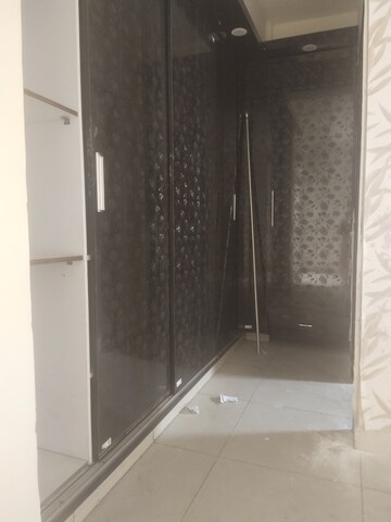 Furnished Amenities in 3 BHK Apartment at Kbnows Apartment, Sector 16 Greater Noida – for Sale
