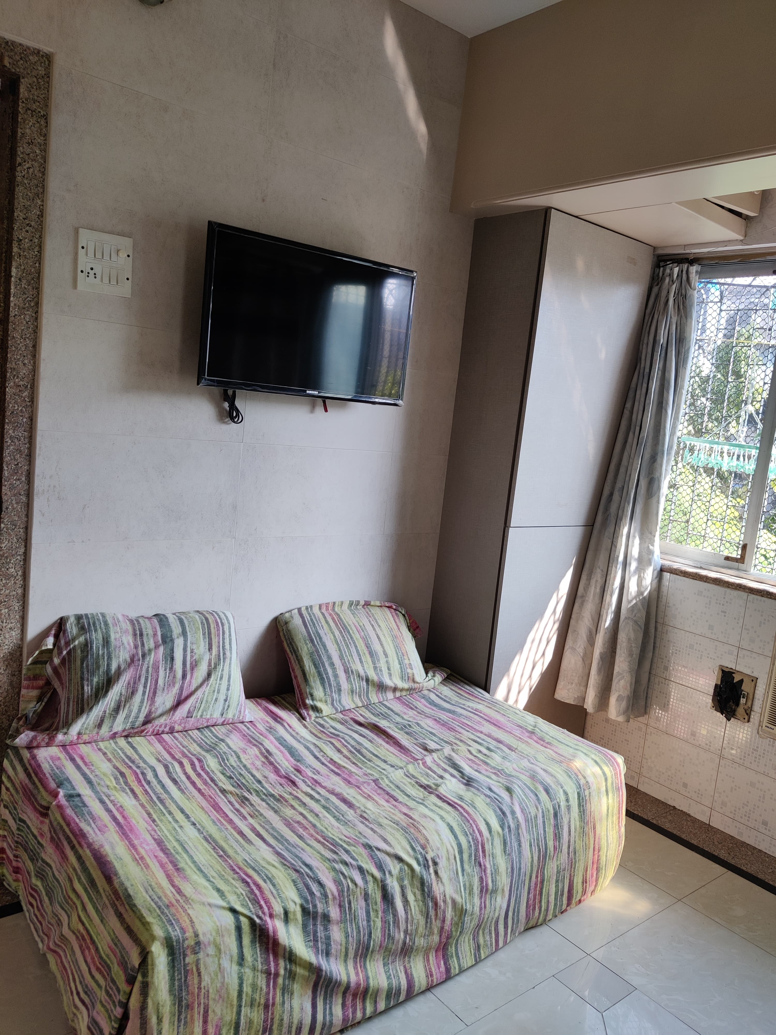 1 BHK Apartment For Rent in Dosti Oro 67