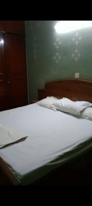 Furnished Amenities in 3 BHK Independent House at Lajpat Nagar 4 – for Sale