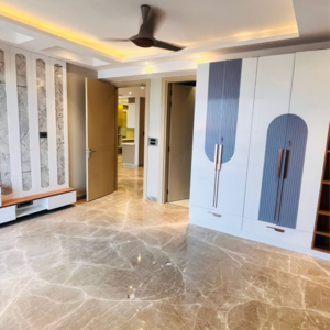 Building Lobby in 4 BHK Builder Floor at Sushant Lok 3, Sector 57 – for Sale