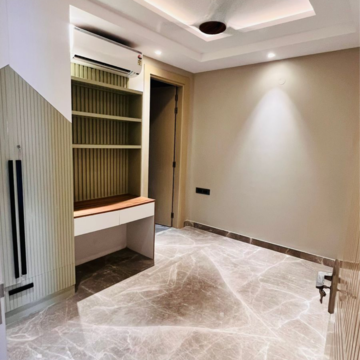 Room in 4 BHK Builder Floor at Sushant Lok 3, Sector 57 – for Sale