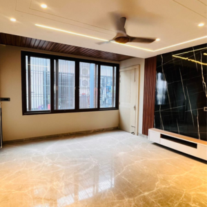 Room in 4 BHK Builder Floor at Sushant Lok 3, Sector 57 – for Sale