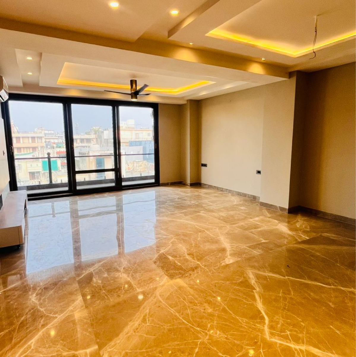 4 BHK + Pooja Room,Servant Room Builder Floor For Sale in Sushant Lok 3