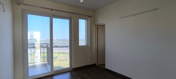 Room in 3 BHK Apartment at Conscient Heritage Max, Sector 102 – for Rent