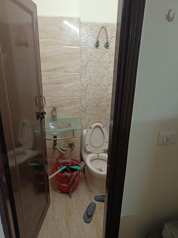 Bathroom, rwa-federation 2 Bedroom 900 Sq.Ft. Builder Floor In Vaishali Sector 5 Ghaziabad 8609523