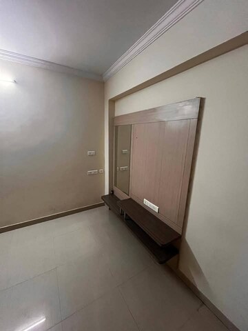 Room in 3 BHK Apartment at Begumpet – for Rent