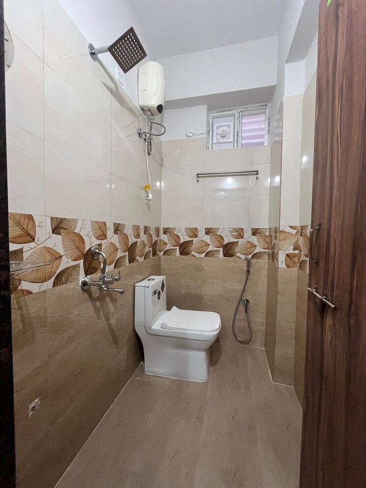 Bathroom, begumpet 3 Bedroom 1800 Sq.Ft. Apartment In Begumpet Hyderabad 8609563