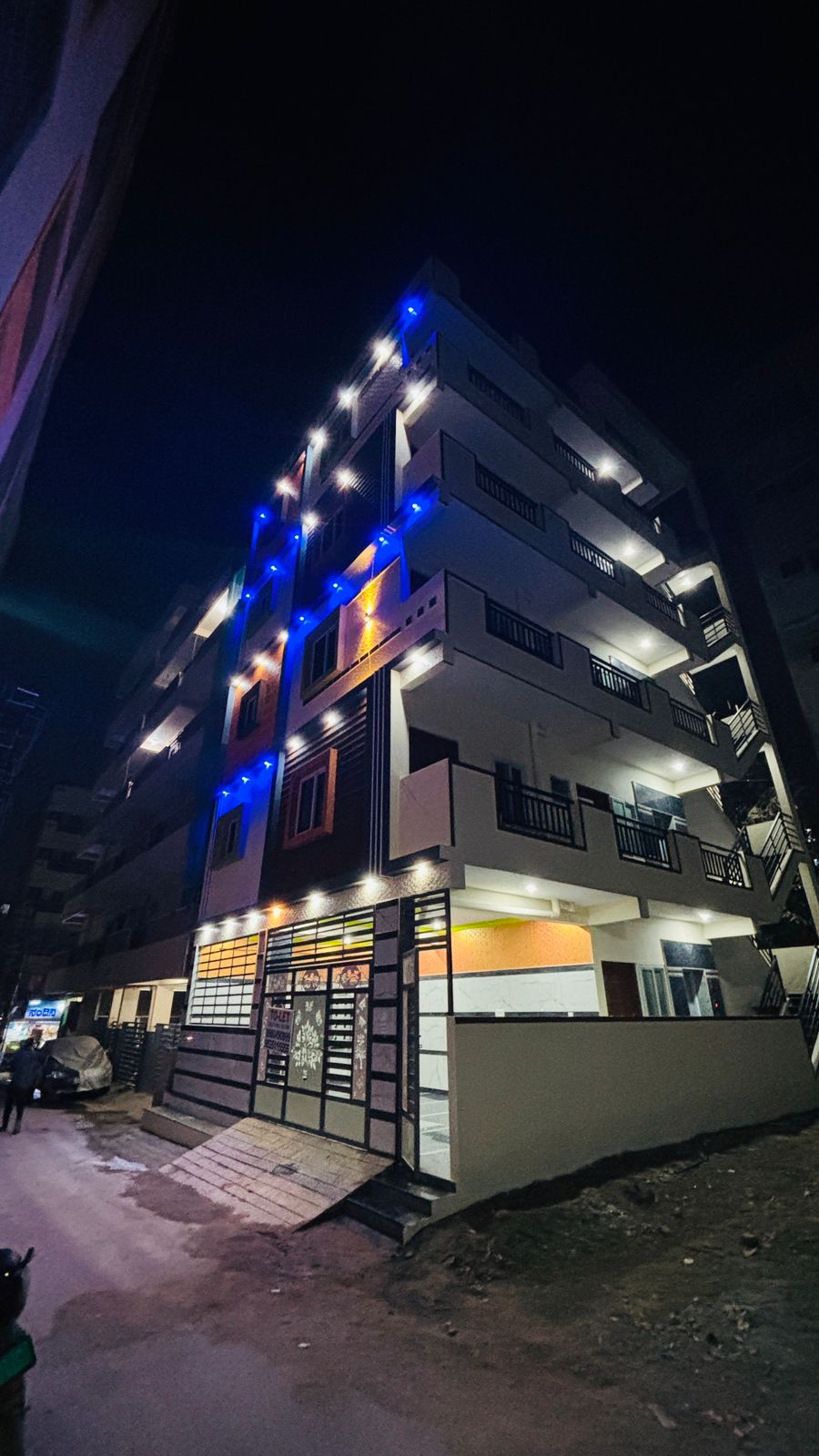 6+ BHK + Pooja Room Independent House For Sale in Silicon City Plot