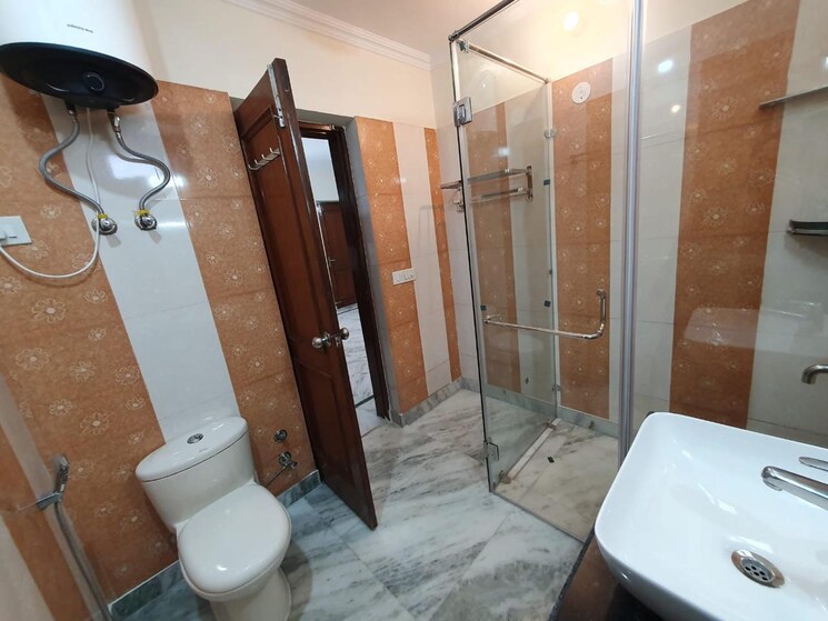 Bathroom, sector 37 3 Bedroom 2340 Sq.Ft. Builder Floor In Sector 37 Faridabad 8609636