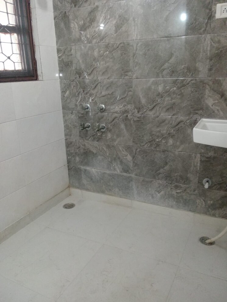 Master Bedroom, new ashok nagar 2.5 Bedroom 650 Sq.Ft. Builder Floor In New Ashok Nagar Delhi 8609657