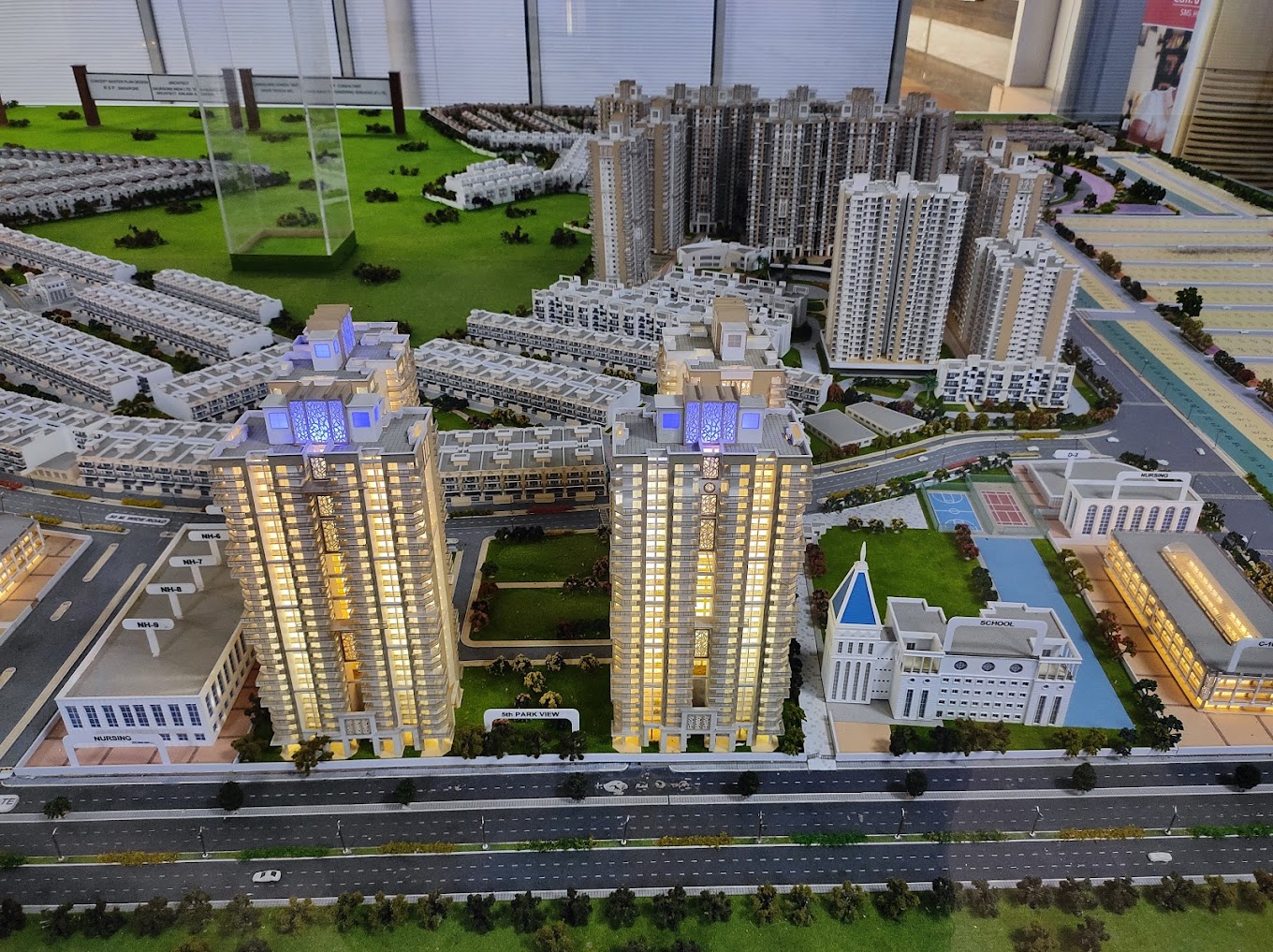 2 BHK 1000 Sq.Ft. Apartment in Gaur Yamuna City Gaur Suites