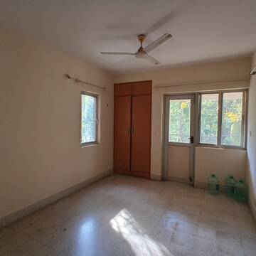 Room in 3 BHK Apartment at Unitech Heritage Estate, Yelahanka – for Rent