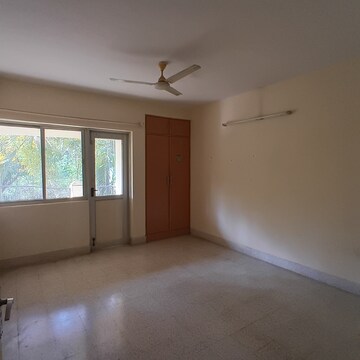 Room in 3 BHK Apartment at Unitech Heritage Estate, Yelahanka – for Rent