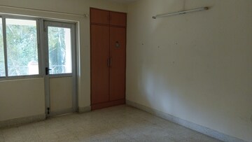 Room in 3 BHK Apartment at Unitech Heritage Estate, Yelahanka – for Rent