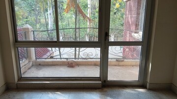 Swimming Pool in 3 BHK Apartment at Unitech Heritage Estate, Yelahanka – for Rent