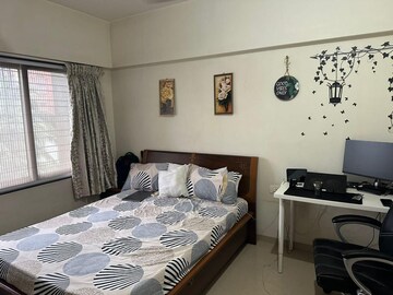 Bedroom in 2 BHK Apartment at Chembur – for Rent