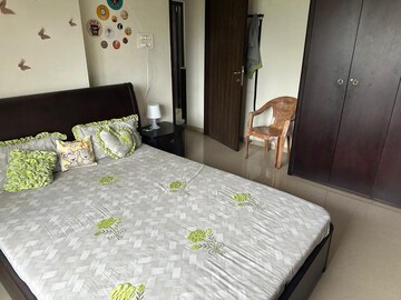 Bedroom in 2 BHK Apartment at Chembur – for Rent