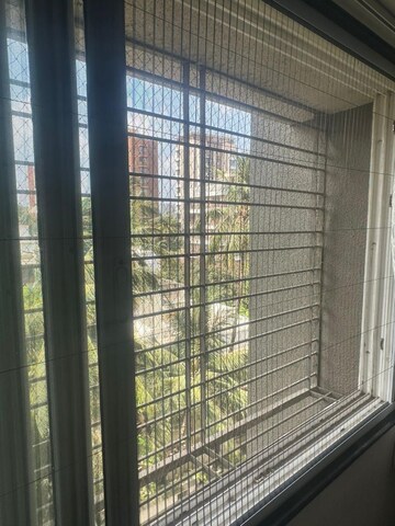 Bedroom in 2 BHK Apartment at Chembur – for Rent