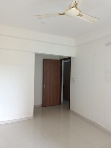 Room in 2 BHK Apartment at Godrej Prime, Chembur – for Rent