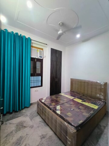 Bedroom in 2 BHK Builder Floor at Sector 46 – for Rent