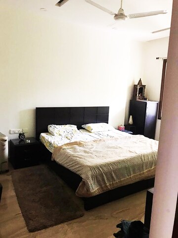 Bedroom in 3 BHK Builder Floor at Ansal Sushant Lok I, Sector 43 – for Rent