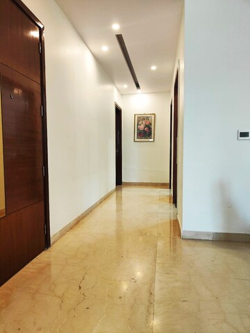 Building Lobby in 3 BHK Builder Floor at Ansal Sushant Lok I, Sector 43 – for Rent