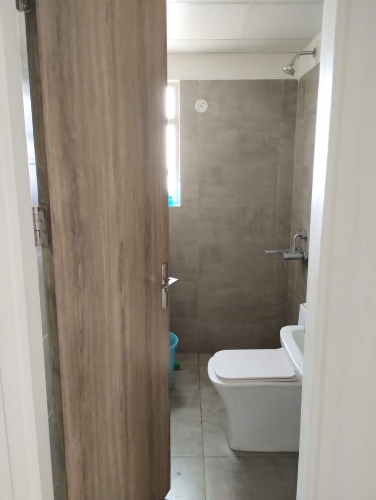 Bathroom, mapsko-paradise 3 Bedroom 1340 Sq.Ft. Apartment In Sector 83 Gurgaon 8609784
