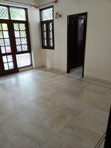 6 BHK Villa For Rent in DLF Atria, Dlf Phase ii