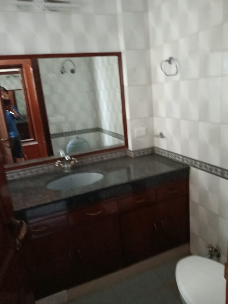 Bathroom, dlf-atria 6 Bedroom 500 Sq.Ft. Villa In Dlf Phase ii Gurgaon 8609789