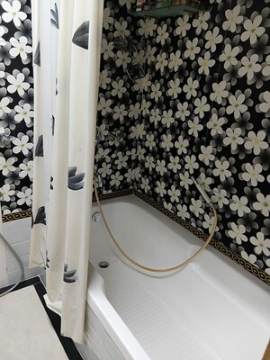 Bathroom in 2 BHK Apartment at VFVA Towers, Majiwada – for Sale