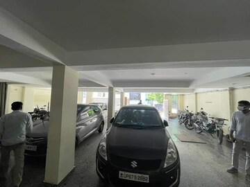 Parking in 2 BHK Builder Floor at Sector 40 – for Rent
