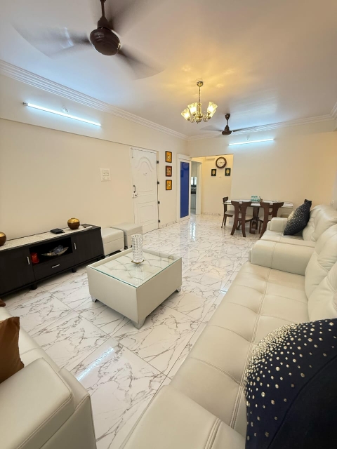 3 BHK + Pooja Room Apartment For Rent in Harshvardhan Villa Khar W