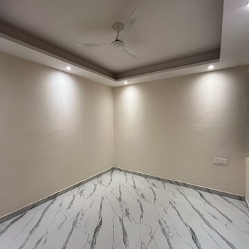 Room in 3 BHK Builder Floor at Jaunapur – for Sale