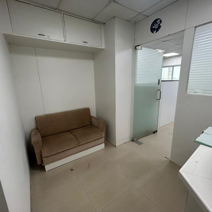 Room, jai-antariksha Commercial Office Space 2000 Sq.Ft. In Andheri East Mumbai 8609909