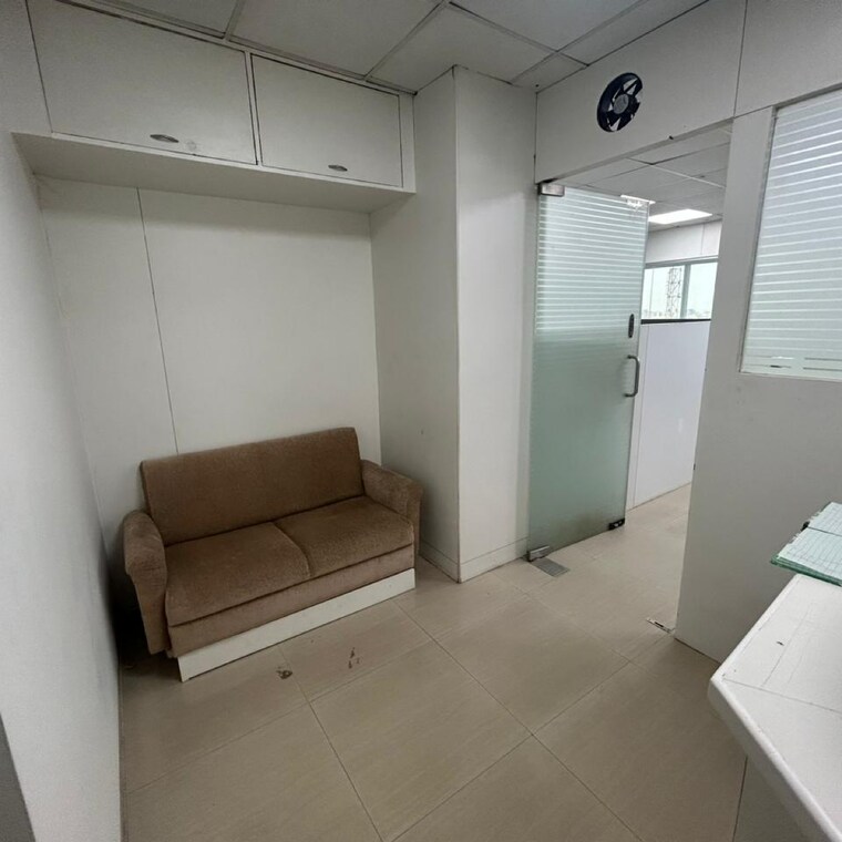 Room, jai-antariksha Commercial Office Space 2000 Sq.Ft. In Andheri East Mumbai 8609909