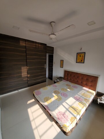 Bedroom in 1 BHK Apartment at Duplex Heights, Andheri West – for Rent